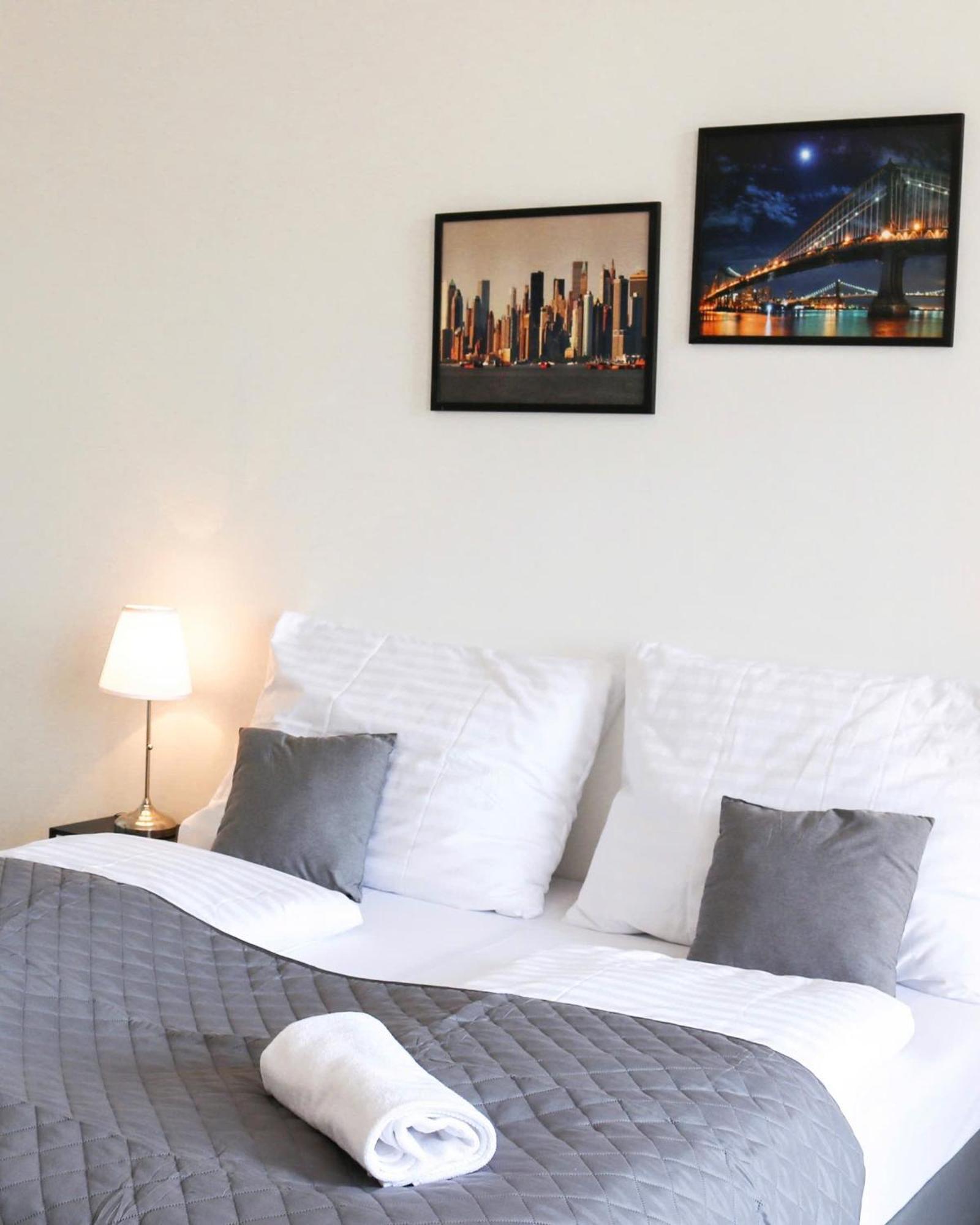 Rose Suites And Rooms Prag Exterior foto