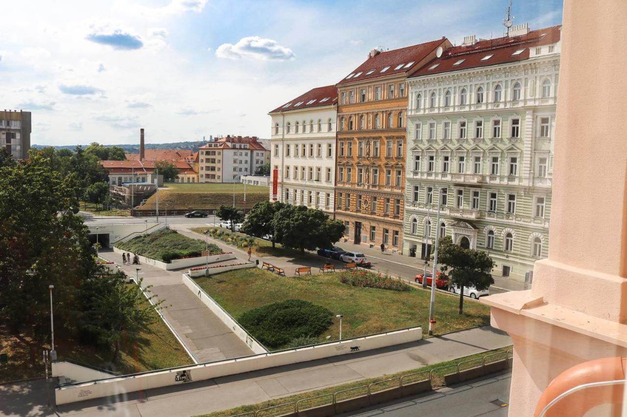 Rose Suites And Rooms Prag Exterior foto