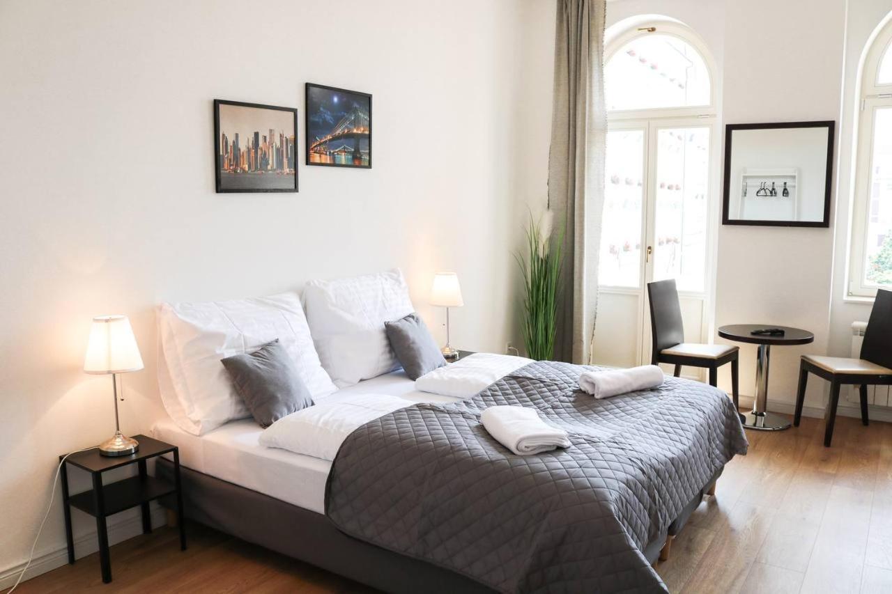 Rose Suites And Rooms Prag Exterior foto